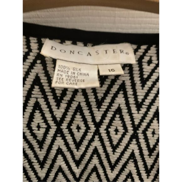 Vintage Doncaster 100% Silk Jacket Size 16 Black White Diamond Woven Open Front - Picture 3 of 4